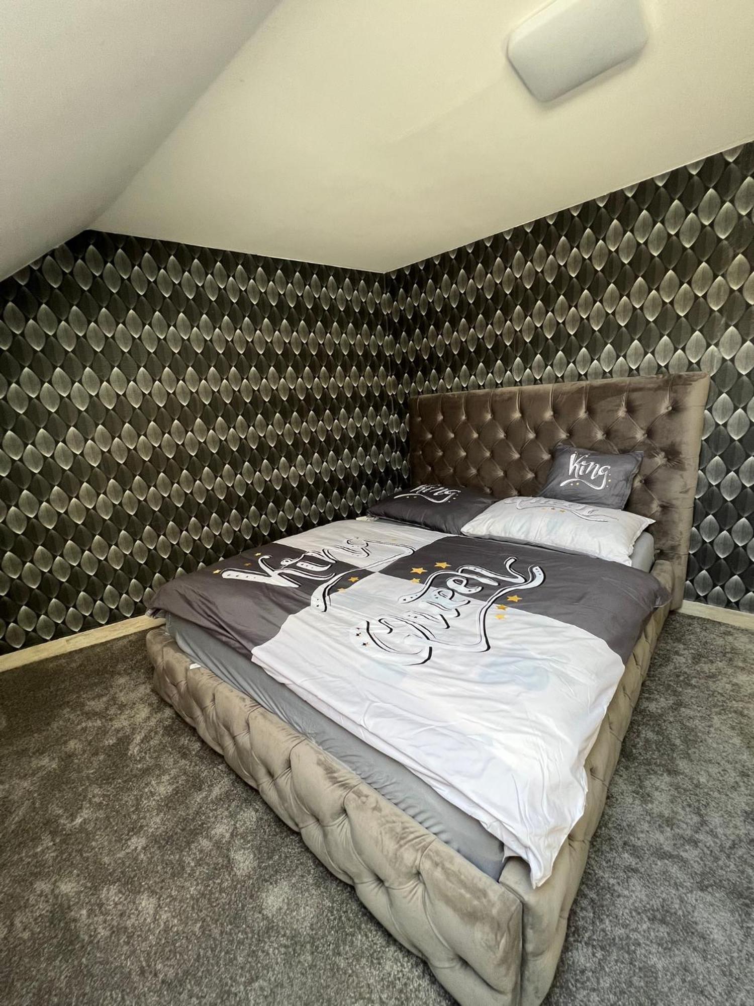 Adel Apartman Kisujszallas Exterior foto