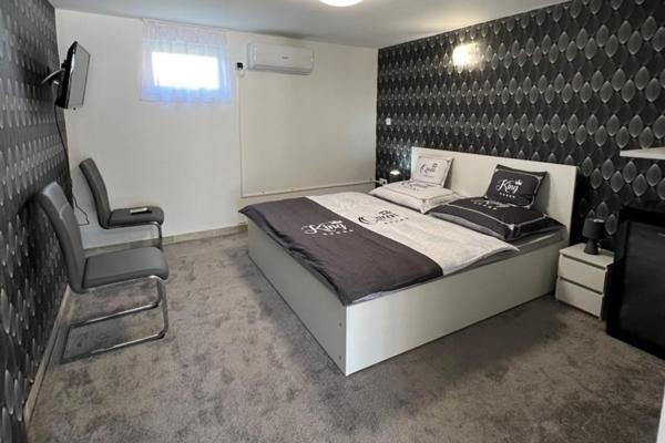 Adel Apartman Kisujszallas Exterior foto